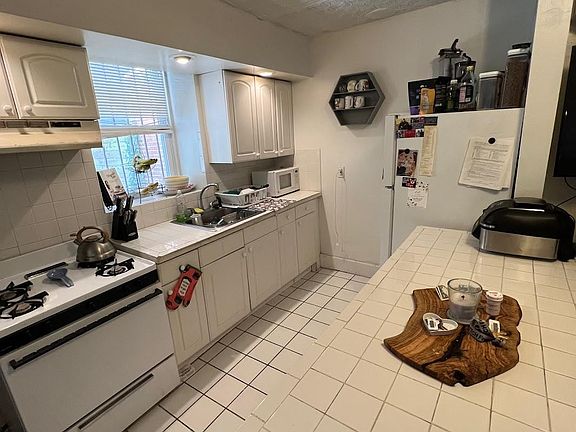 4th image of 105 S 21st St #1M