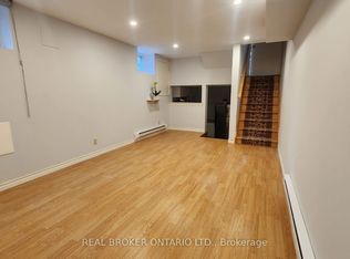 74 Angus Dr #C15, Toronto, ON M2J 2X1