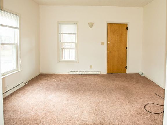 4th image of 71 31st St SW #A