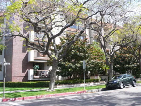 324 N Palm Dr Unit 204, Beverly Hills, CA 90210
