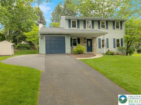 1995 Pierce Dr, Whitehall, PA 18052