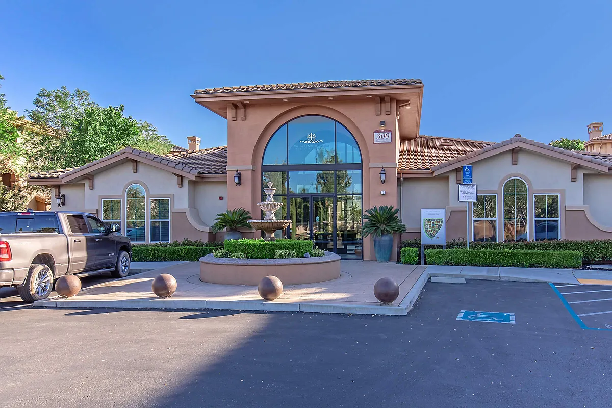 Building Photo - Villas at North Village