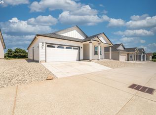 761 Spyglass Dr, Bandon, OR 97411