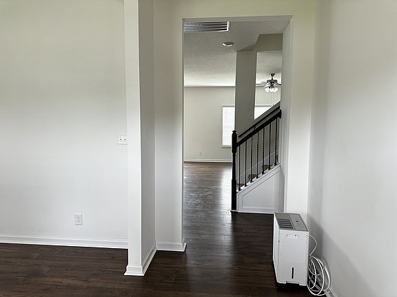 2nd image of 6048 Bayonet Ln