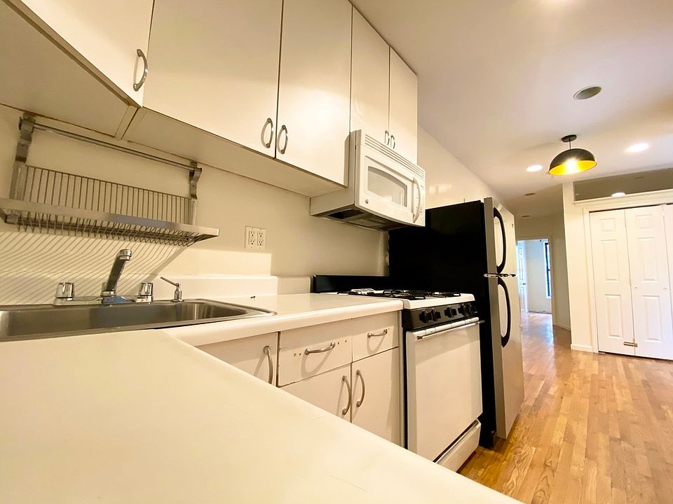 2nd image of 534 W 50th St #A2
