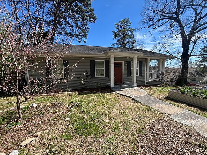 1st image of 104 Woodlawn Dr