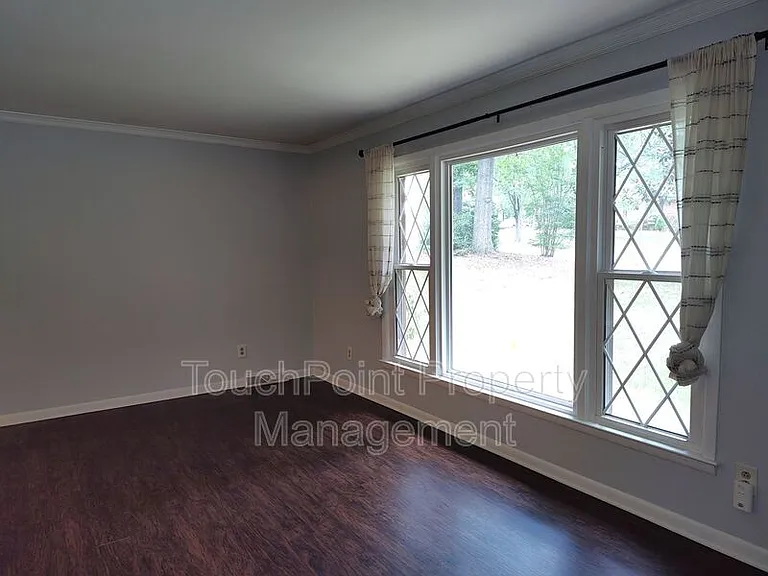 5812 Donegal Dr — Photo 7
