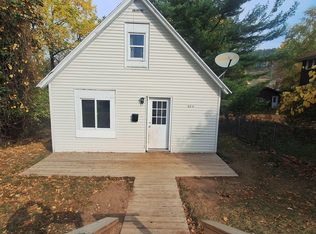 604 E A St, Iron Mountain, MI 49801