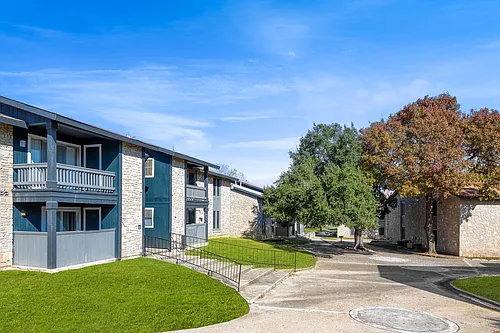 5300 NW Loop 410 Photo 1
