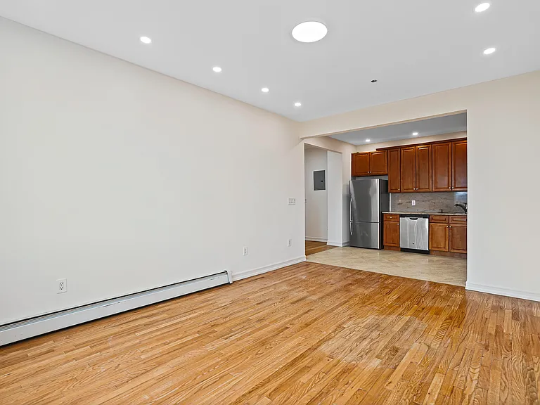562 Court St #5B — Photo 8