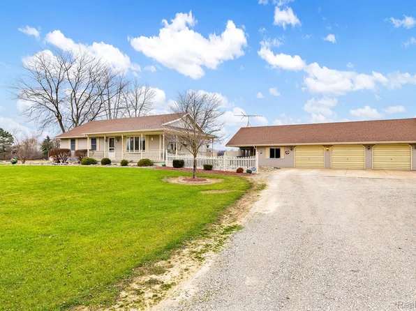 1411 Fox Rd, Goodells, MI 48027