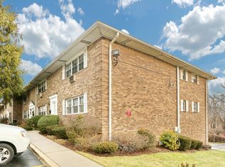 92 E Maple St, Teaneck, NJ