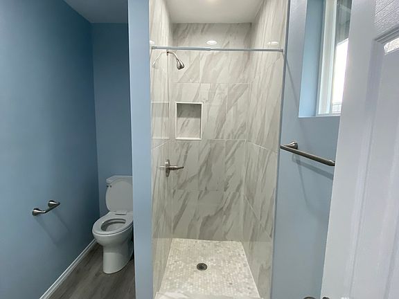 4th image of 7528 Moorcroft Ave