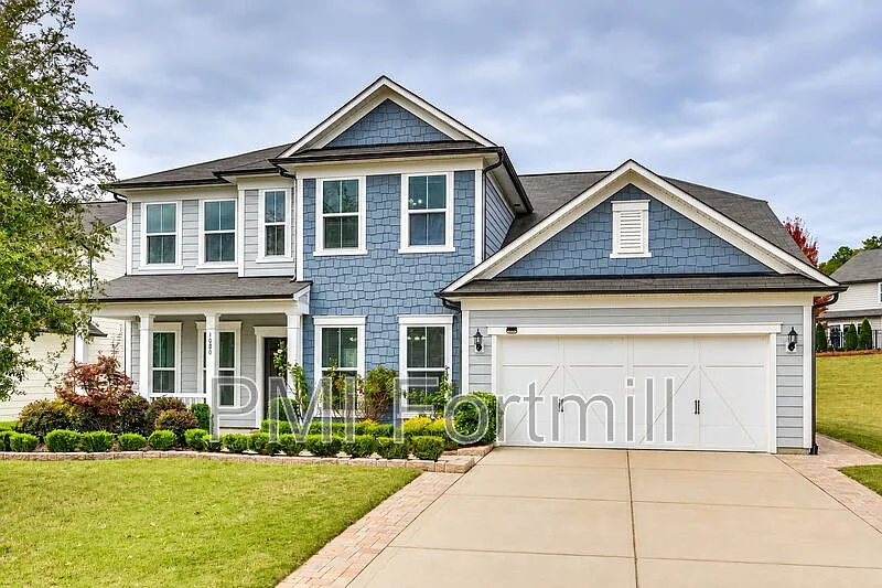 5 bed, 3.5 bath, 3250 sqft, $3,300 — Photo 1