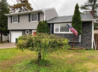 3 Catherine Dr, Selden, NY 11784