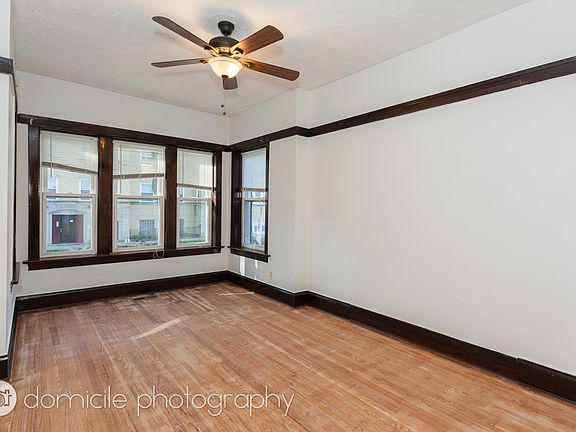 3rd image of 3752 W Sunnyside Ave #1