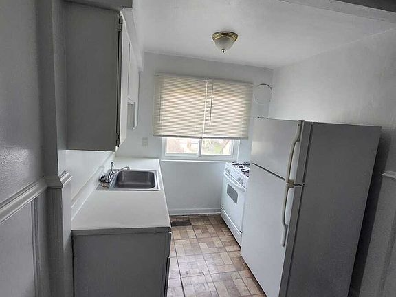 5th image of 146 Glenridge Pl #B