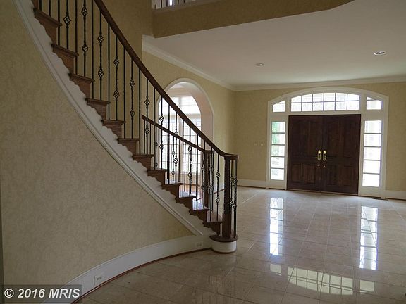 2nd image of 808 Wincrest Pl