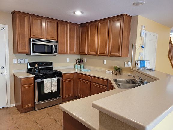 3rd image of 20 Copper Pine Ave