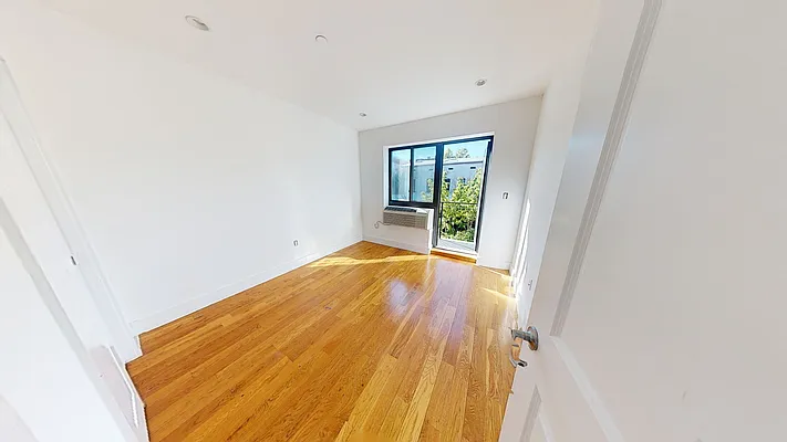 Rented by Makover Group Inc | media 5