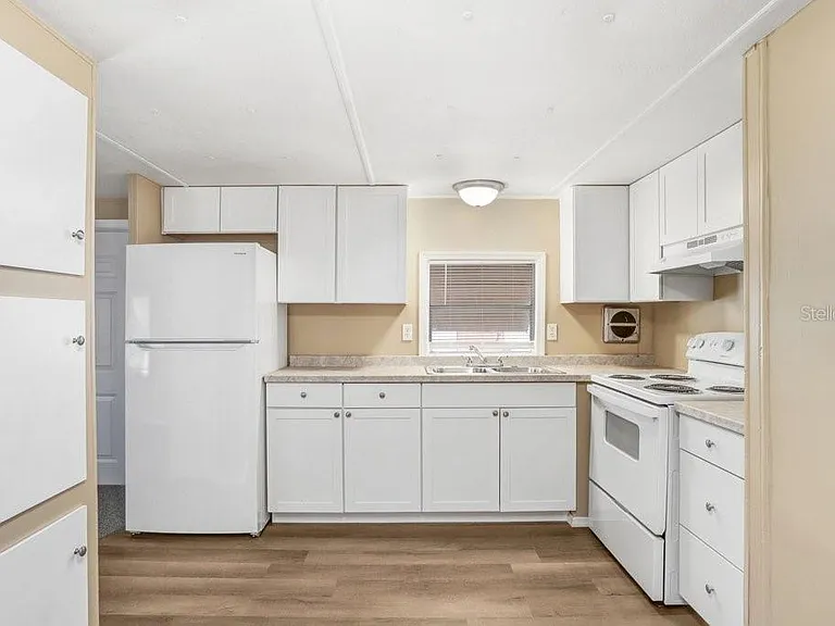 14606 Coral Dr — Photo 4
