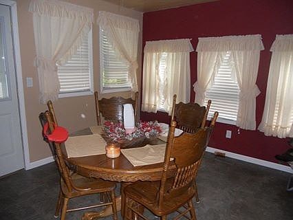Dining room/sunroom 