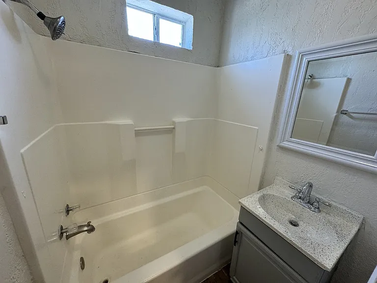 1625 McCullough Ave #7 — Photo 5