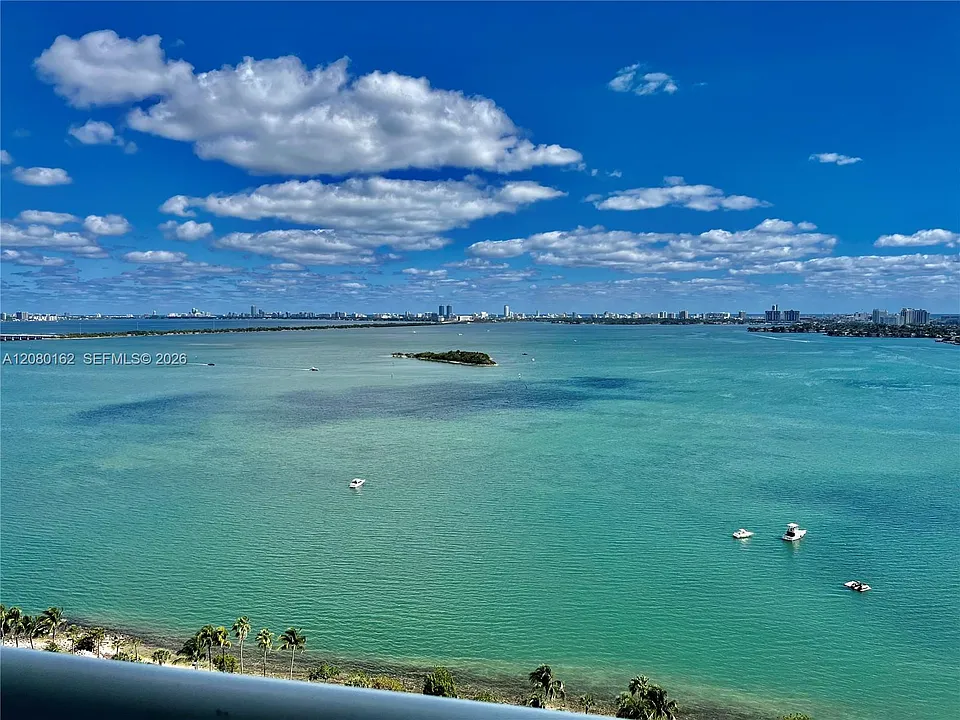 1800 N Bayshore Dr #2507