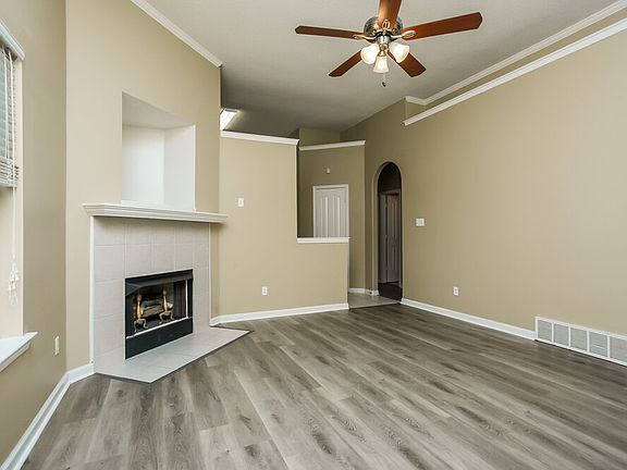 3rd image of 6811 Seaside Dr