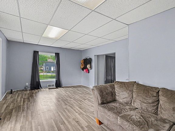 3rd image of 610 Union St