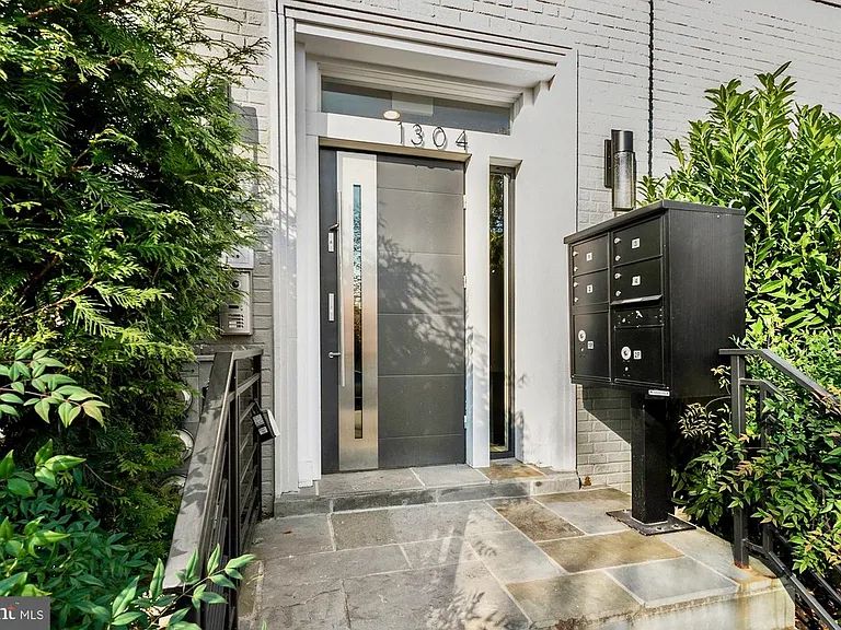 1304 Holbrook St NE #3 — Photo 3