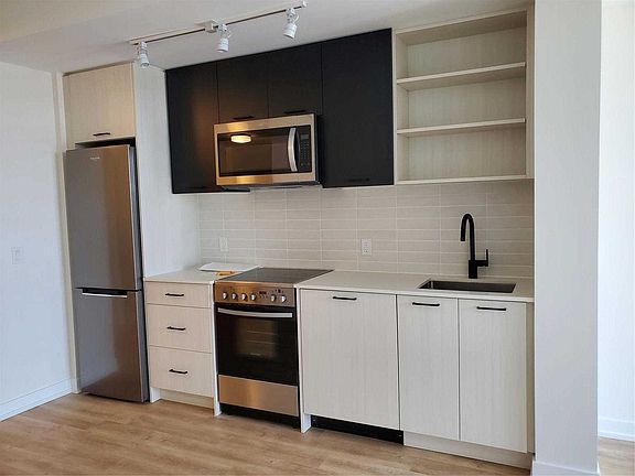 3rd image of 2306 Saint Clair Ave W #613
