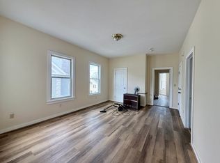7 Cottage St #2, Worcester, MA 01609