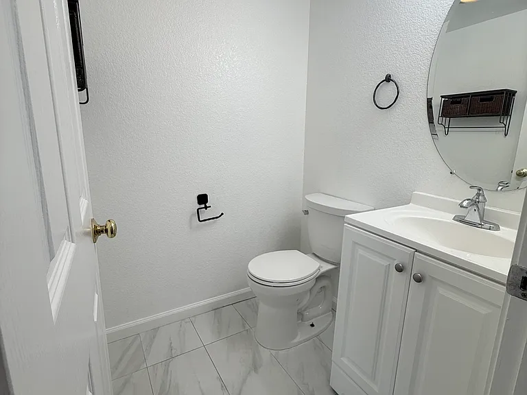16 Elmwood Dr — Photo 7