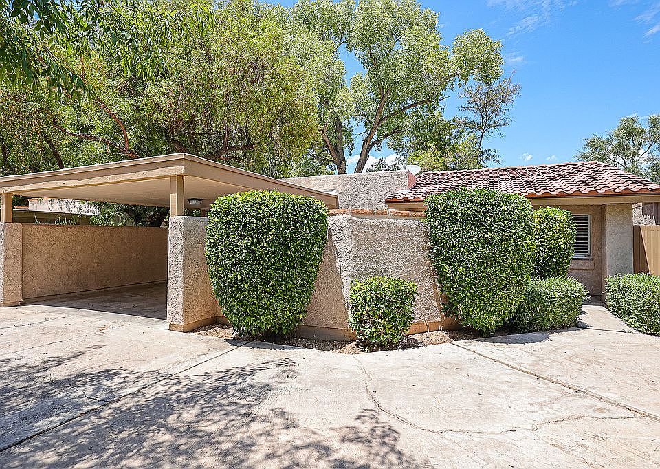 Front view...faces N/S