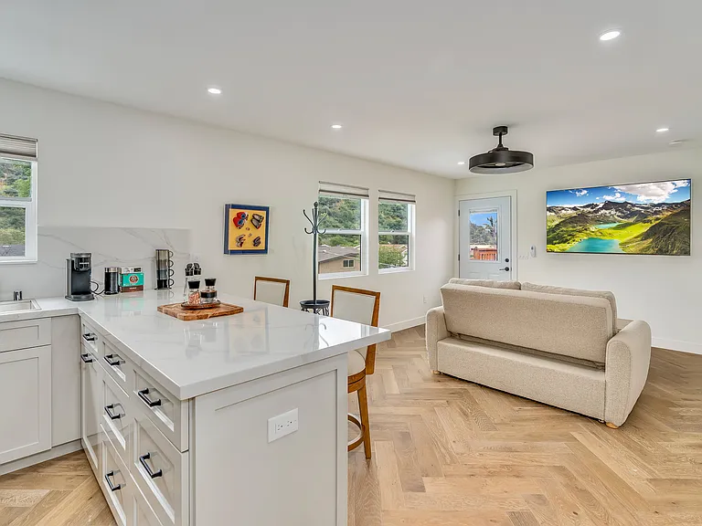 5050 Gardena Ave #5048 — Photo 7