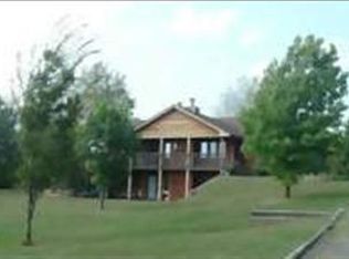 4145 NW Green Hills Rd, Topeka, KS 66618