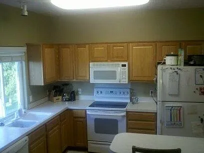 15501 Camden Ave — Photo 11
