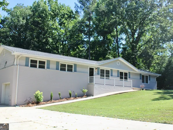 2363 Chestnut Log Dr, Lithia Springs, GA 30122