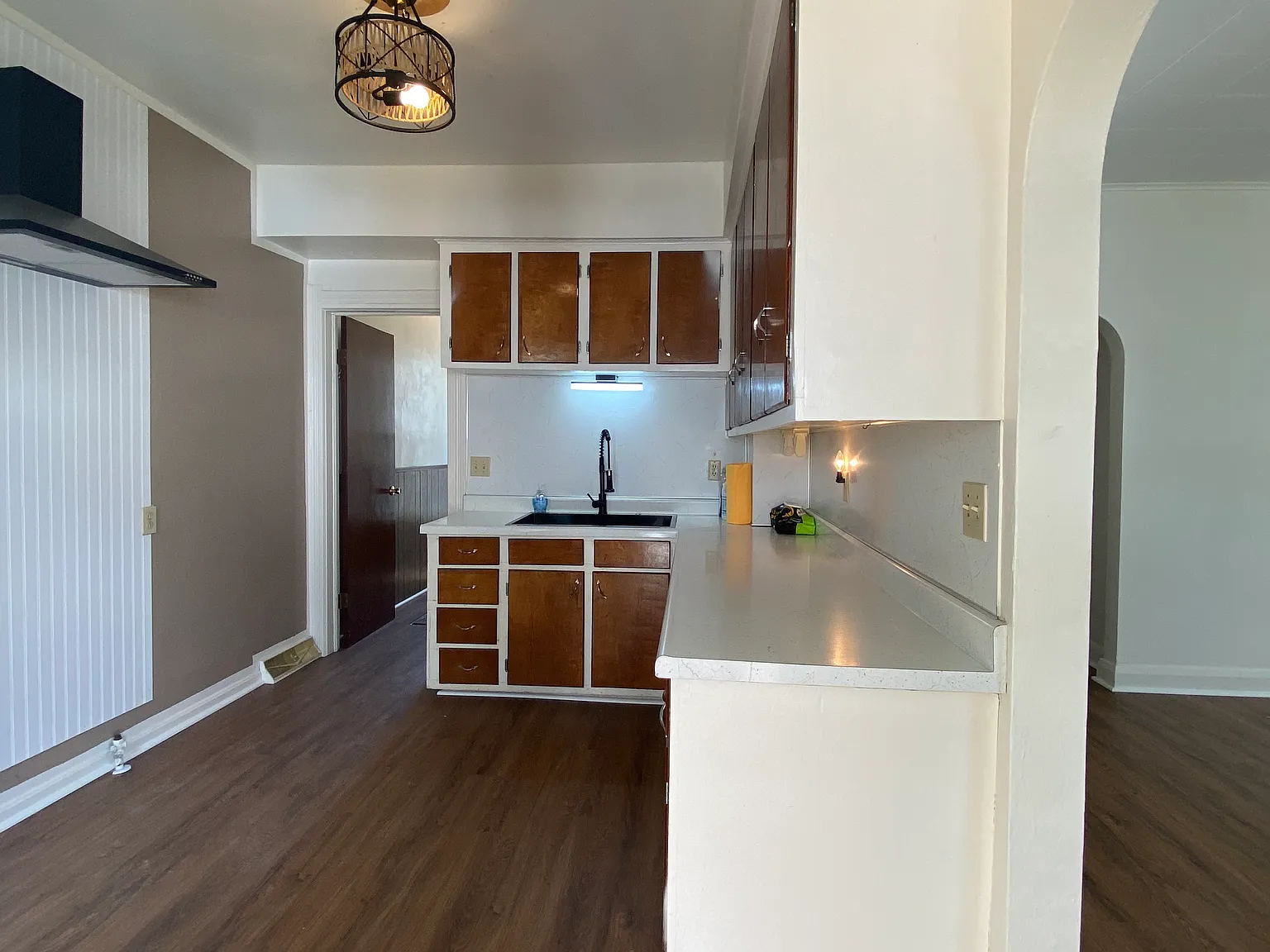 3 bed, 990 sqft, $1,200 — Photo 4