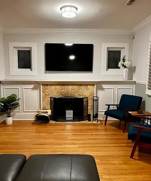 3301 W Clyde Pl — Photo 2