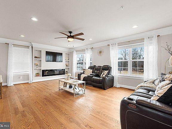 4th image of 4635 Pendall Dr