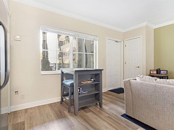 5th image of 924 SE 2nd Street #7