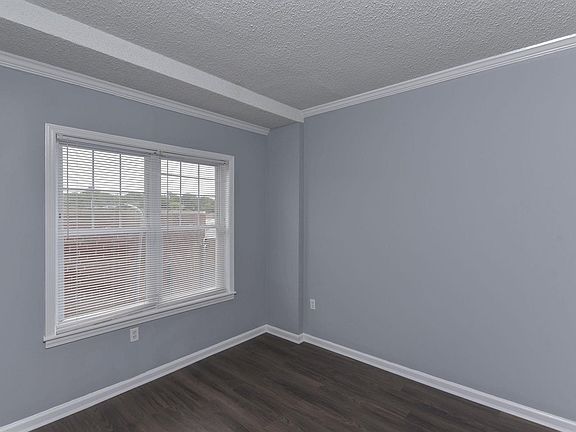 4th image of 2002 Greene St Suite C