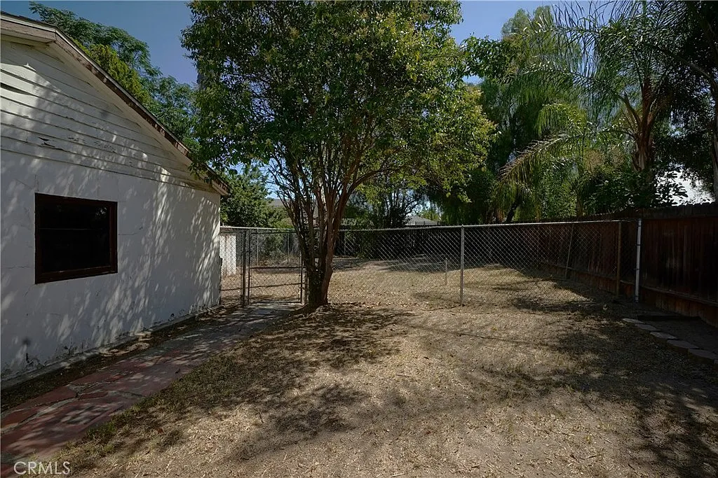 2 bed, 1.0 bath, 850 sqft, $2,300 — Photo 4