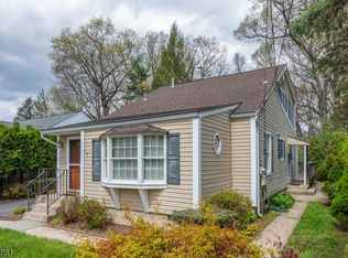 31 Iroquois Trl, Denville Twp., NJ 07834