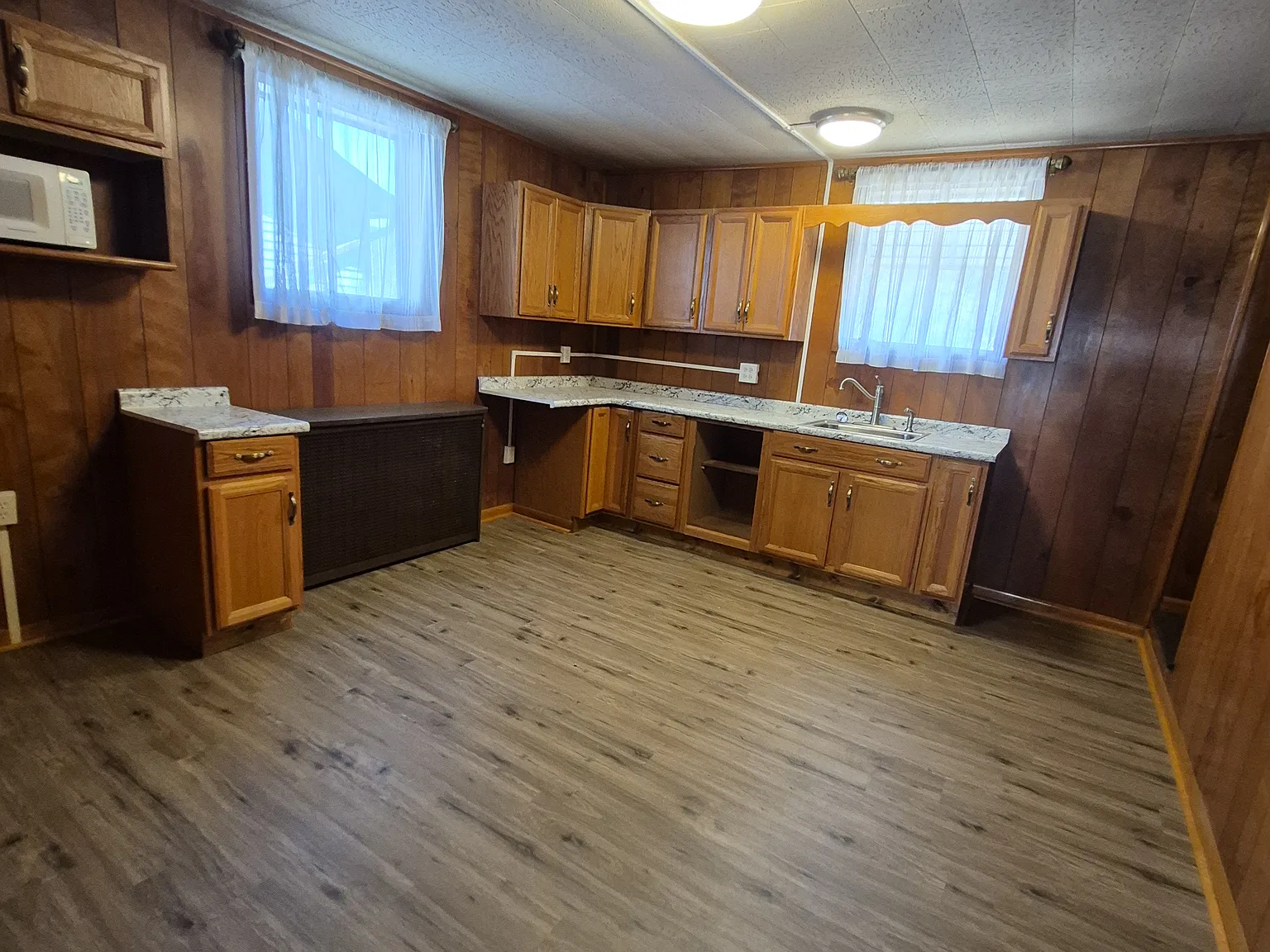 2 bed, $550 — Photo 1
