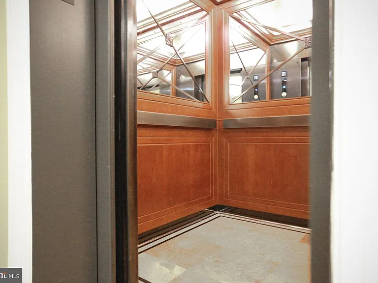 8220 Crestwood Heights Dr #1504 — Photo 35