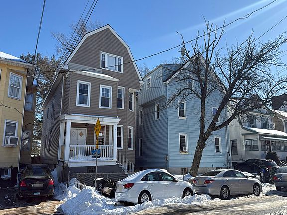 3rd image of 40 Halstead St