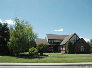 320 Big Bend Ave, Riverton, WY 82501